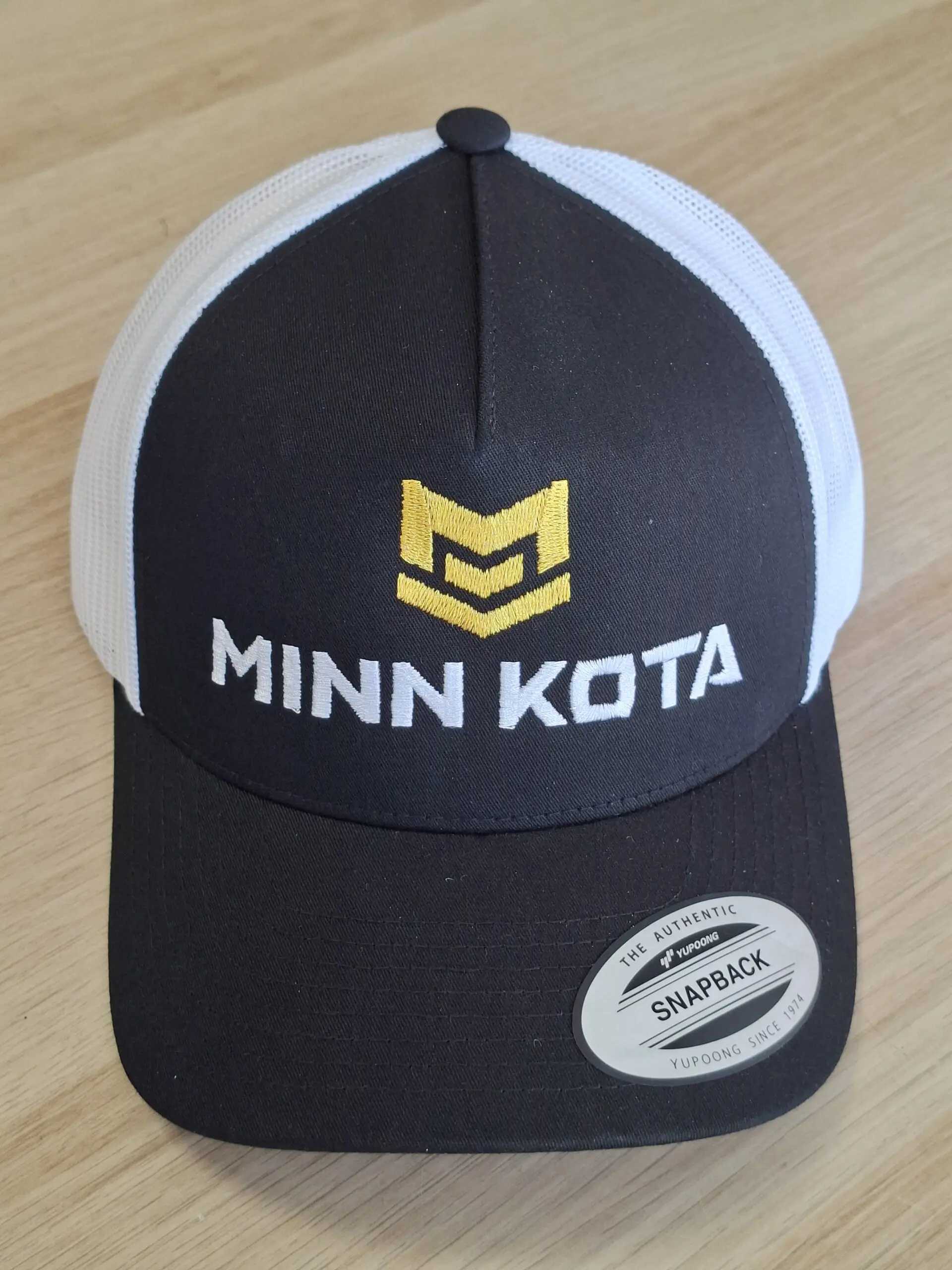Kappe Rundschirm mit Logo MinnKota
