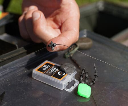 TUNGSTEN PUTTY HOLDER