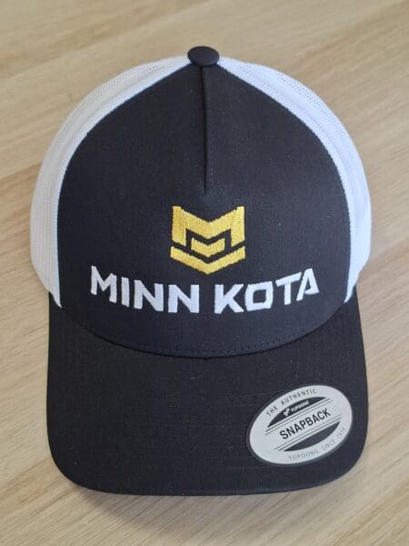 Kappe Rundschirm mit Logo MinnKota