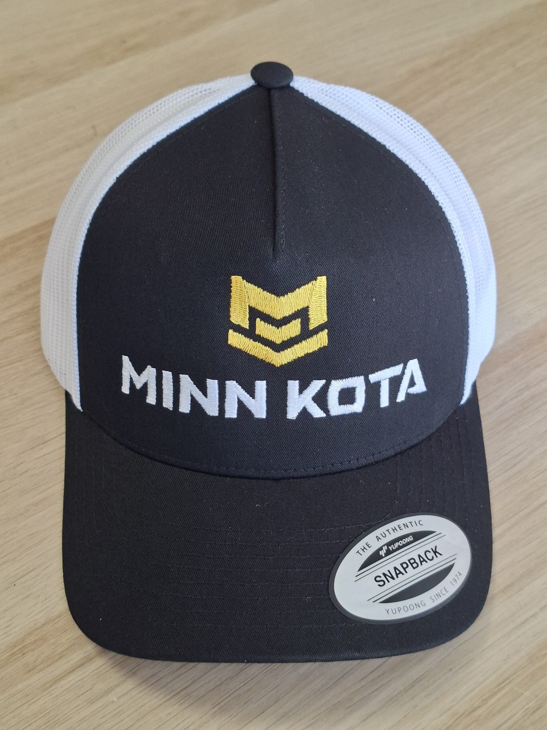 Kappe Rundschirm mit Logo MinnKota